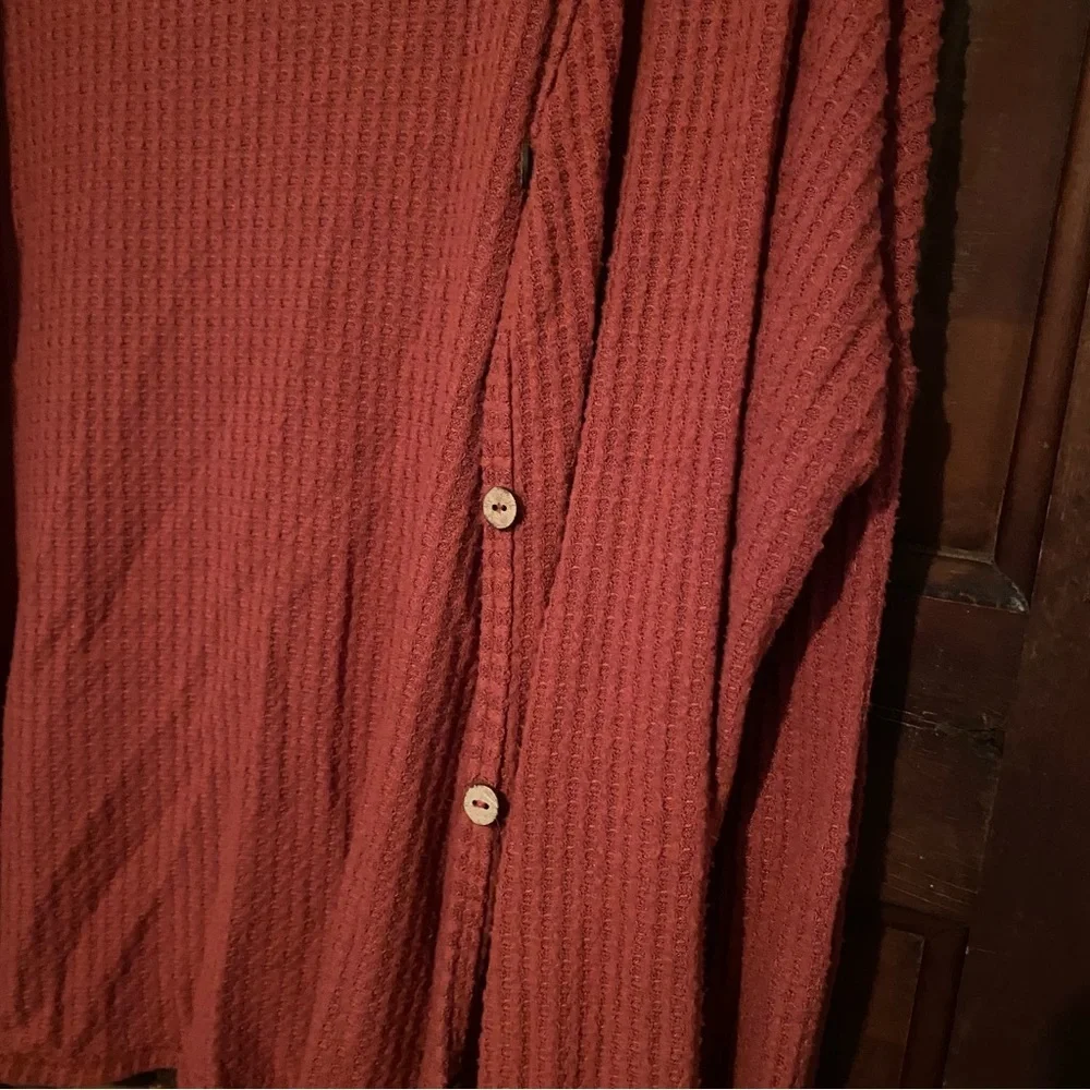 Paper Crane Women's Ribbed Cardigan - Brick Red